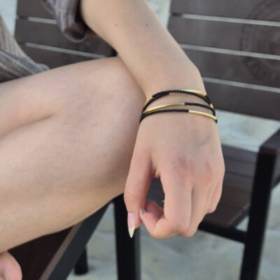 Elegancka bransoletka z czarnymi hematytami - obrazek 3